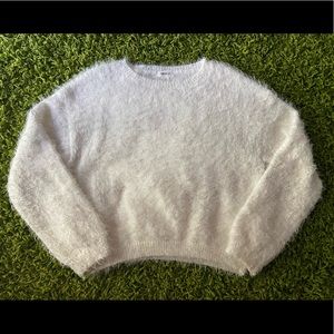 Forever 21 girls fluffy white sweater. Size 11/12